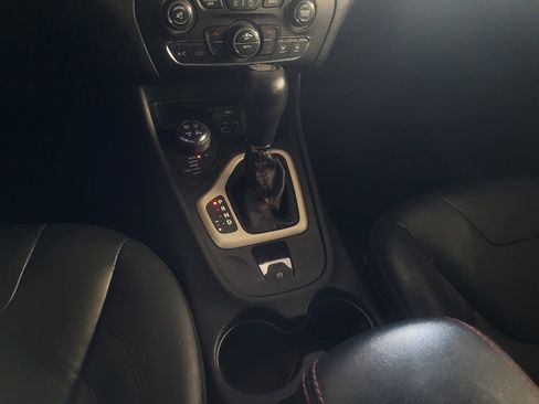 Used 2015 Jeep Cherokee Trailhawk w/ Comfort/Convenience Group image 26