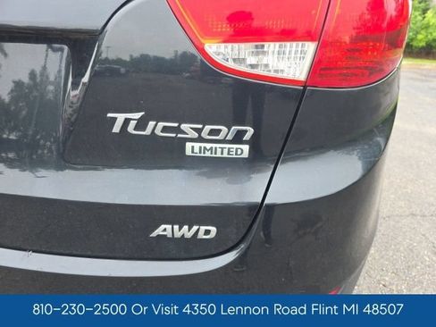 Used 2011 Hyundai Tucson Limited AWD/4WD image 9