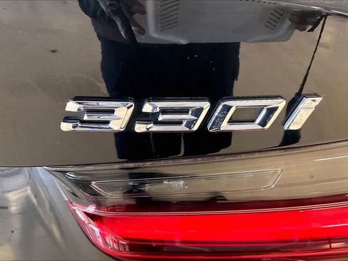 Certified 2022 BMW 330i Sedan w/ Premium Package image 9