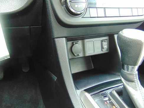 Used 2014 Toyota Corolla LE FWD image 12