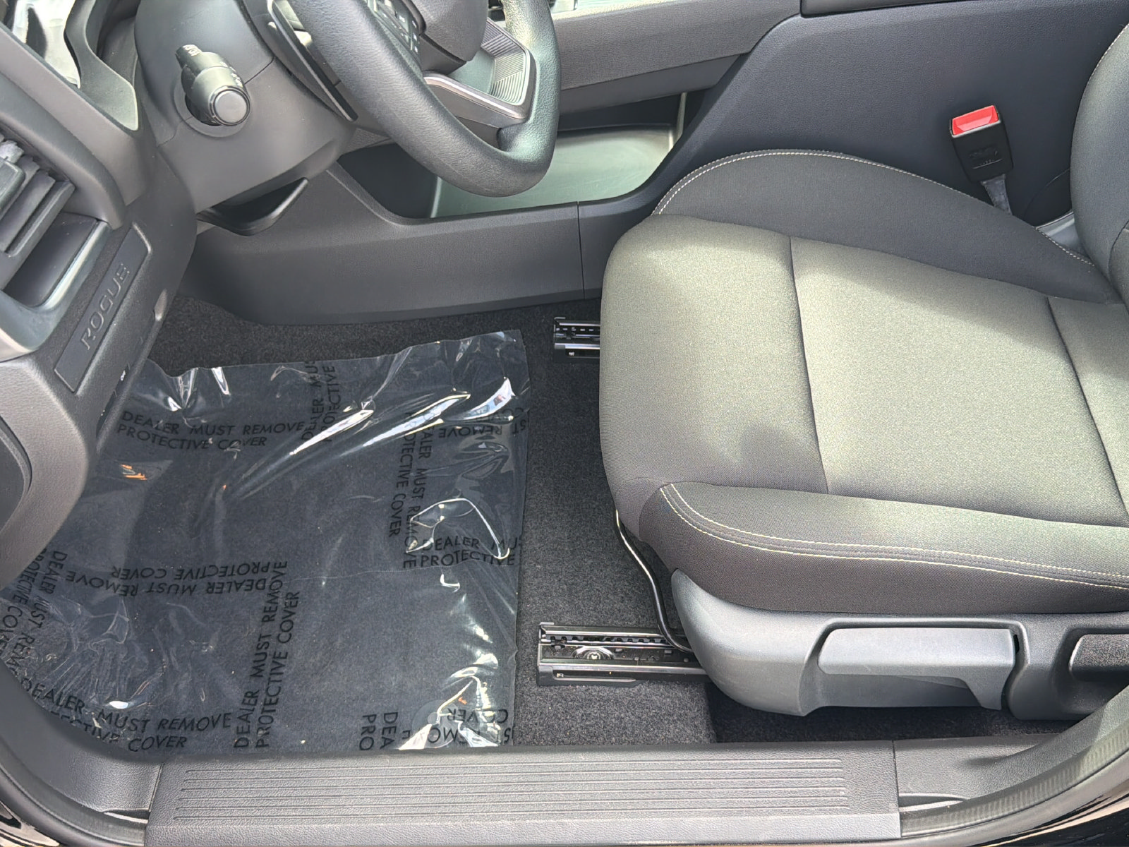 Certified 2025 Nissan Rogue S FWD image 30
