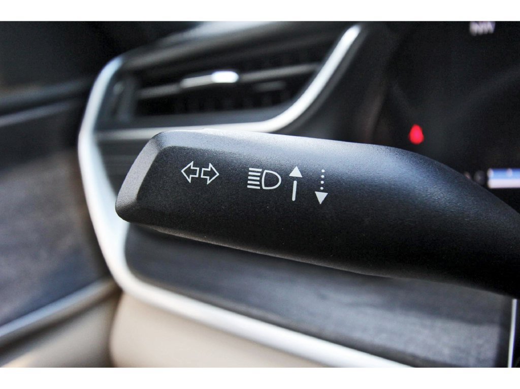 Used 2024 Jeep Grand Cherokee Limited AWD/4WD image 17