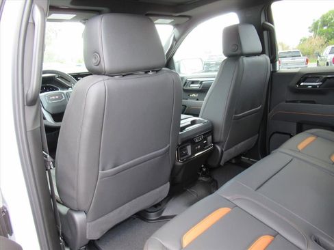 New 2026 GMC Sierra 1500 AT4 w/ AT4 Premium Package AWD/4WD image 38