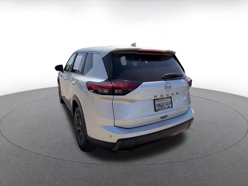Used 2025 Nissan Rogue SV FWD image 11