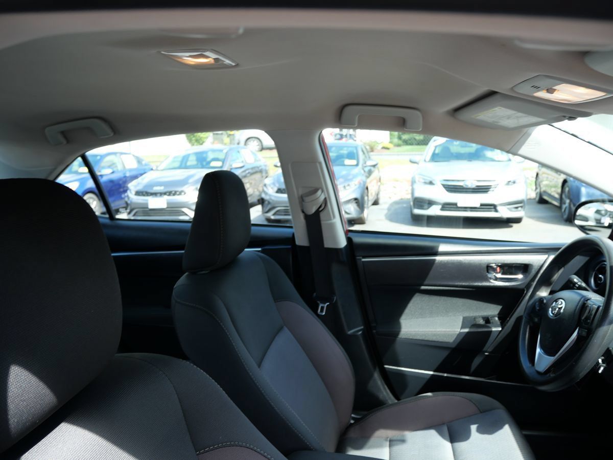 Used 2017 Toyota Corolla LE FWD image 28