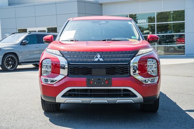 Used 2022 Mitsubishi Outlander SE AWD/4WD image 2