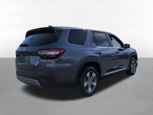 Used 2025 Honda Pilot EX-L image 4