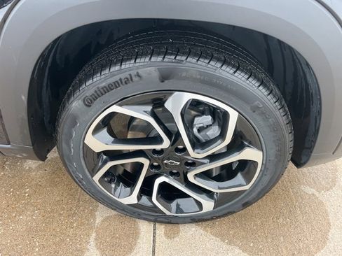 Used 2025 Chevrolet Trax RS w/ Driver Confidence Package image 53