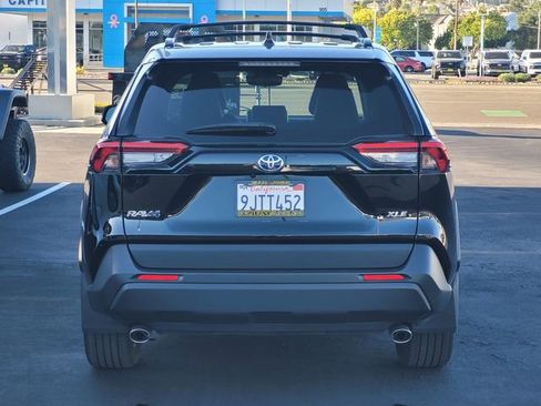 Used 2023 Toyota RAV4 XLE Premium FWD image 5