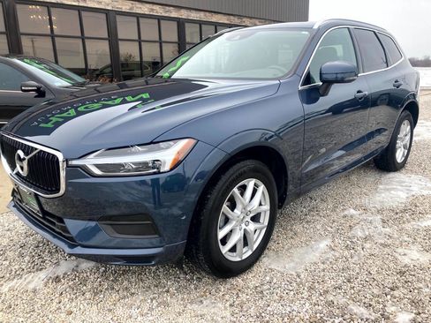 Used 2019 Volvo XC60 T5 Momentum w/ Premium Package image 2