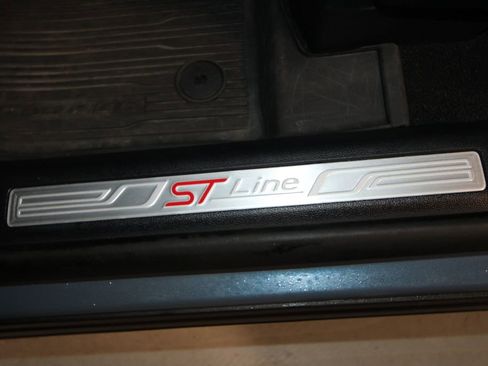 Used 2025 Ford Explorer ST-Line image 7