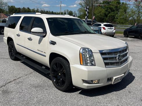 Used 2011 Cadillac Escalade ESV Platinum AWD/4WD image 4