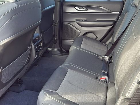 New 2025 Jeep Grand Cherokee Laredo X image 12