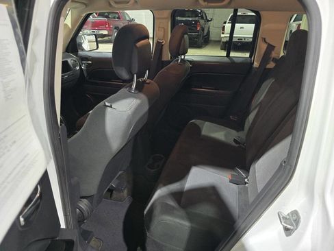 Used 2016 Jeep Patriot Latitude image 26