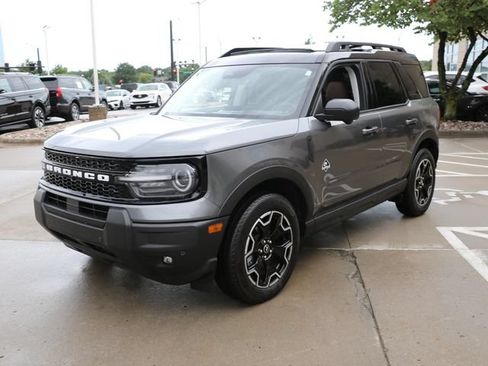 Used 2025 Ford Bronco Sport Outer Banks w/ Outer Banks Tech Package+ AWD/4WD image 3