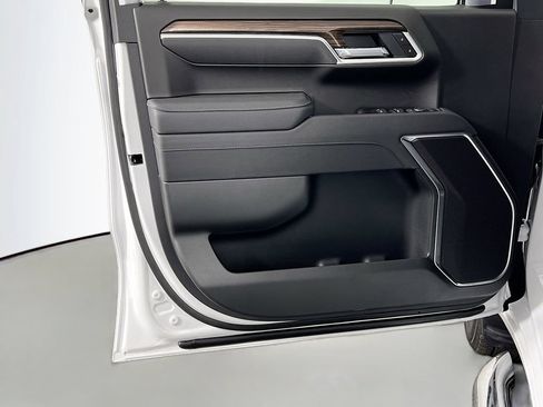 New 2026 Chevrolet Silverado 1500 LT w/ Leather Package AWD/4WD image 18