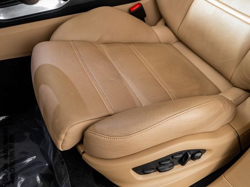 Used 2023 Porsche Cayenne Turbo w/ Premium Package Plus (PI3) image 29