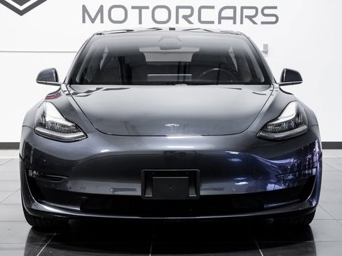 Used 2018 Tesla Model 3 Long Range image 9