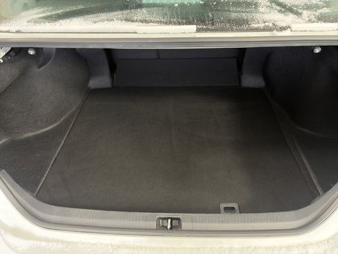 Used 2025 Toyota Camry SE image 12