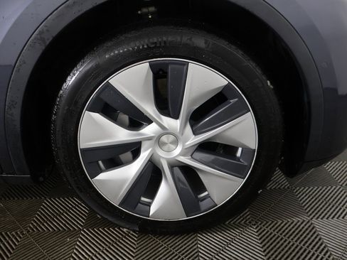 Used 2020 Tesla Model Y Long Range image 22