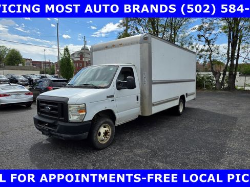 Used 2010 Ford E-350 and Econoline 350 Super Duty RWD image 2