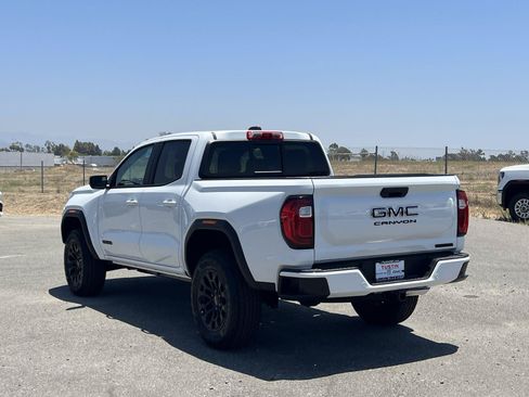 New 2026 GMC Canyon Elevation w/ LPO, Black Badging Package RWD image 5