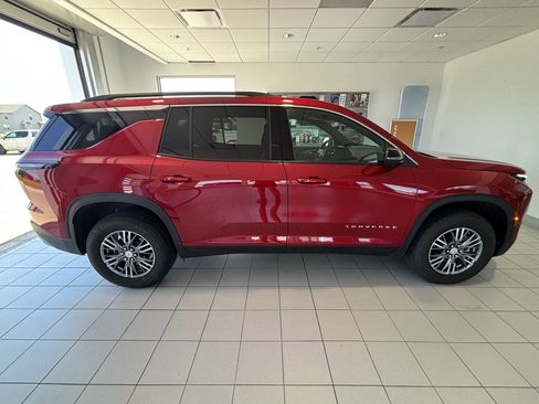 Used 2026 Chevrolet Traverse LT w/ Driver Confidence Package FWD image 6