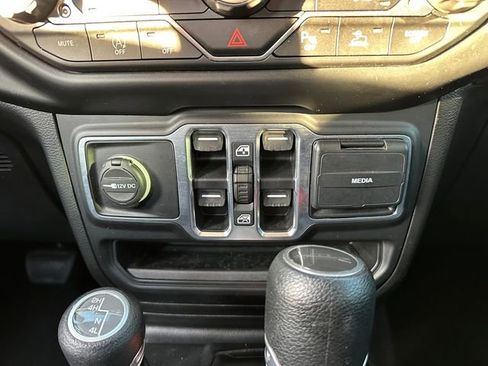 Used 2020 Jeep Gladiator Overland image 20