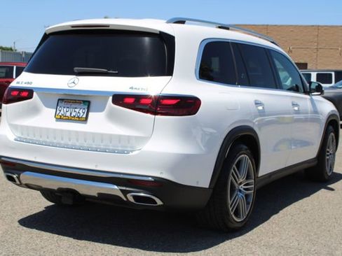 Used 2025 Mercedes-Benz GLS 450 4MATIC image 5