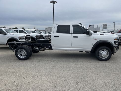 New 2026 RAM 5500 Tradesman w/ Chrome Appearance Group image 3