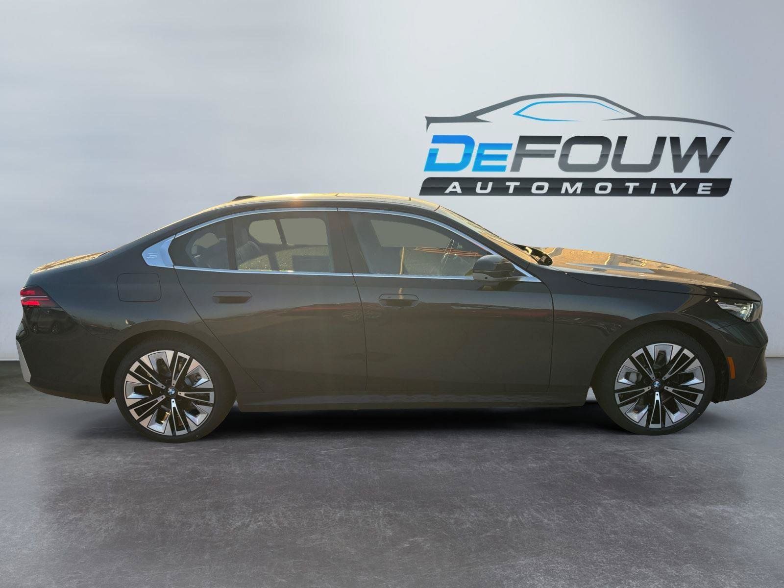 Used 2026 BMW 530i xDrive AWD/4WD image 12