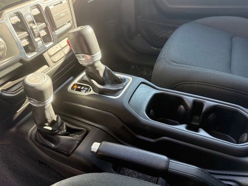 Used 2019 Jeep Wrangler Unlimited Sport S image 23