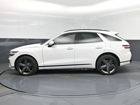 Used 2025 Genesis GV70 3.5T Sport w/ Sport Prestige Package AWD/4WD image 10