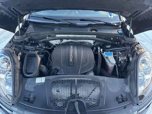 Used 2018 Porsche Macan image 11
