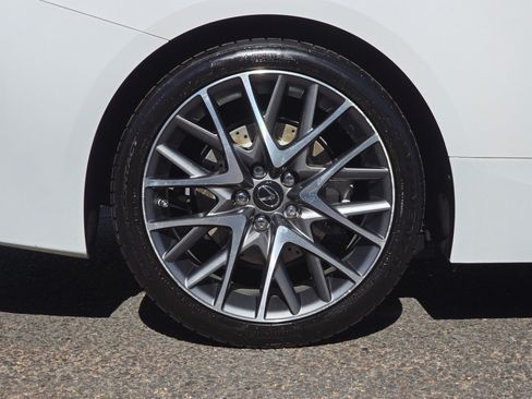 Used 2016 Lexus RC 200t RWD image 33