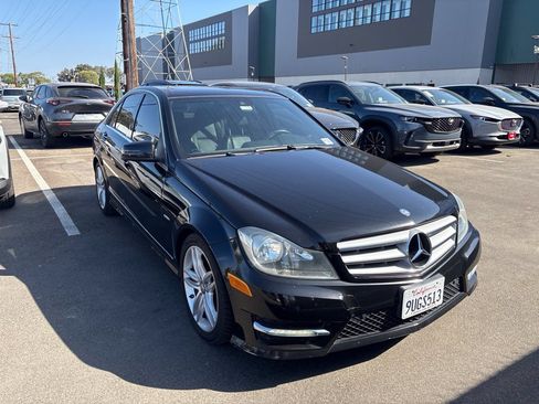 Used 2012 Mercedes-Benz C 250 Sedan image 3