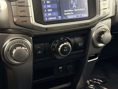 Used 2016 Toyota 4Runner SR5 Premium image 26