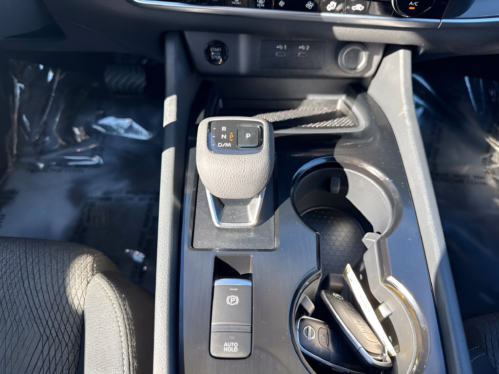 Used 2026 Nissan Rogue SV FWD image 13