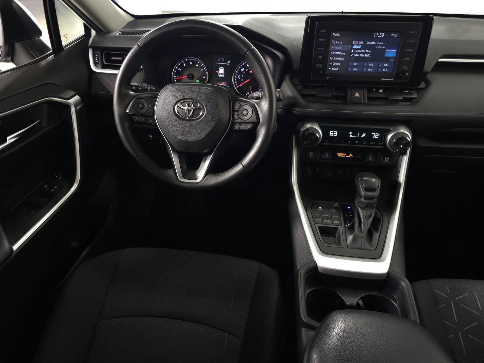 Used 2020 Toyota RAV4 XLE w/ XLE Grade Weather Package AWD/4WD image 17