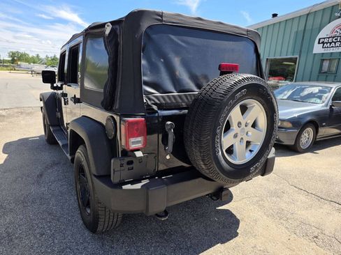 Used 2013 Jeep Wrangler Unlimited Sport AWD/4WD image 16