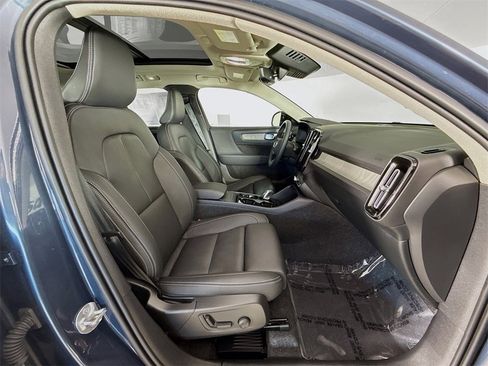 Certified 2026 Volvo XC40 B5 Plus w/ Protection Package image 29