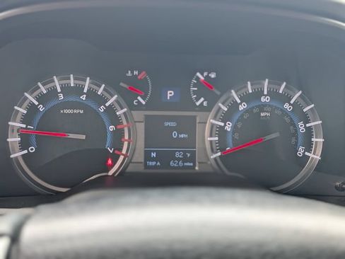 Used 2018 Toyota 4Runner SR5 AWD/4WD image 18