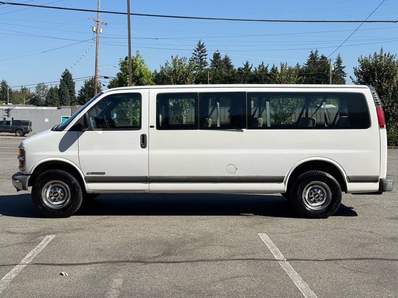 Used 2001 Chevrolet Express 3500 Extended Passenger w/ LS Preferred Equipment Group RWD image 4