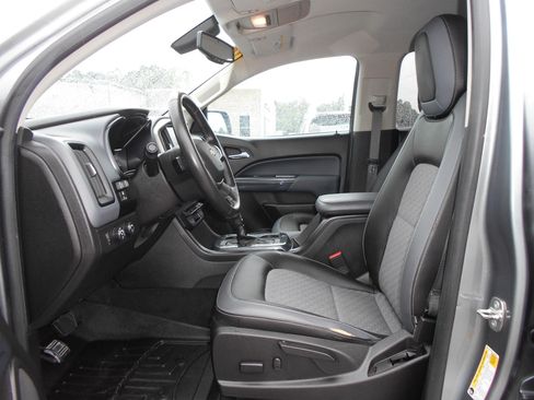 Used 2018 Chevrolet Colorado Z71 AWD/4WD image 6