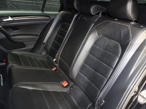 Used 2017 Volkswagen Golf R 4-Door image 29