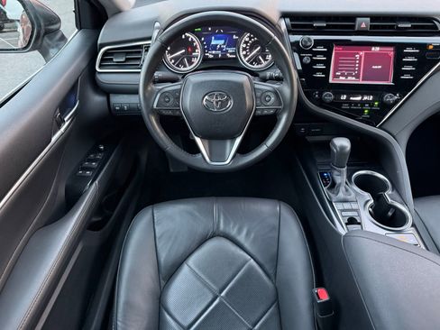 Used 2018 Toyota Camry XLE FWD image 26
