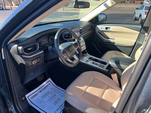 Used 2023 Ford Explorer XLT w/ Equipment Group 202A image 19