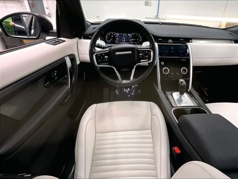 Used 2023 Land Rover Discovery Sport SE image 7