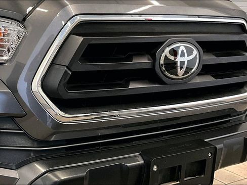 Used 2023 Toyota Tacoma SR5 w/ Black Out Package (TMS) AWD/4WD image 34