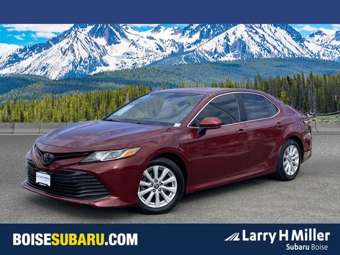 Used 2019 Toyota Camry LE image 1